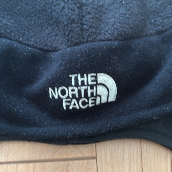 North face fleece hat with ear flaps - Picture 2 of 7
